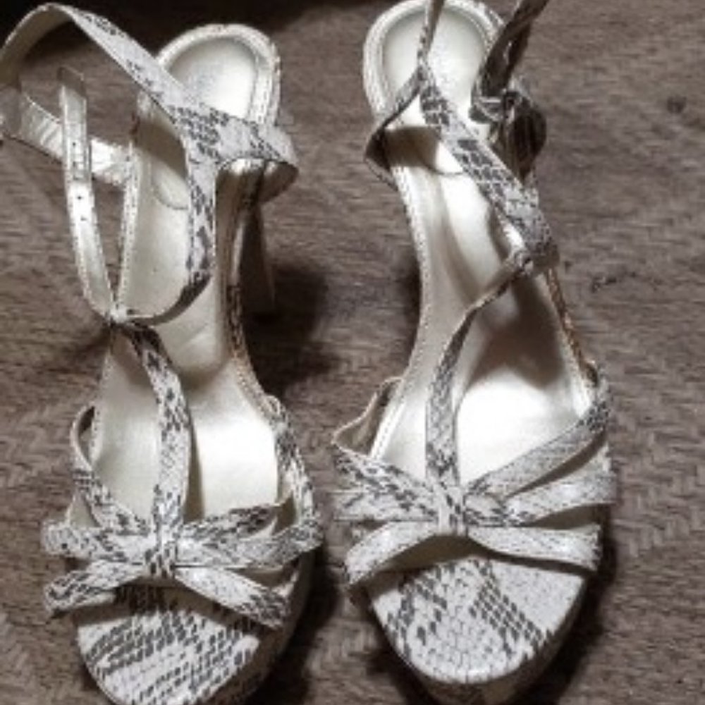 Limelight Stilletto Sandal Heels Reptile Print Sz9